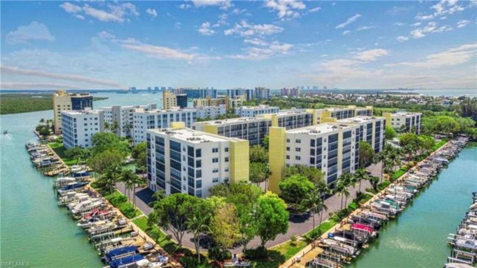 Hibiscus Pointe by IPG
